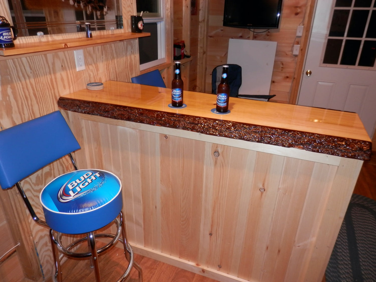 Bar Top and Table Top Clear Epoxy Resin 1 Gallon